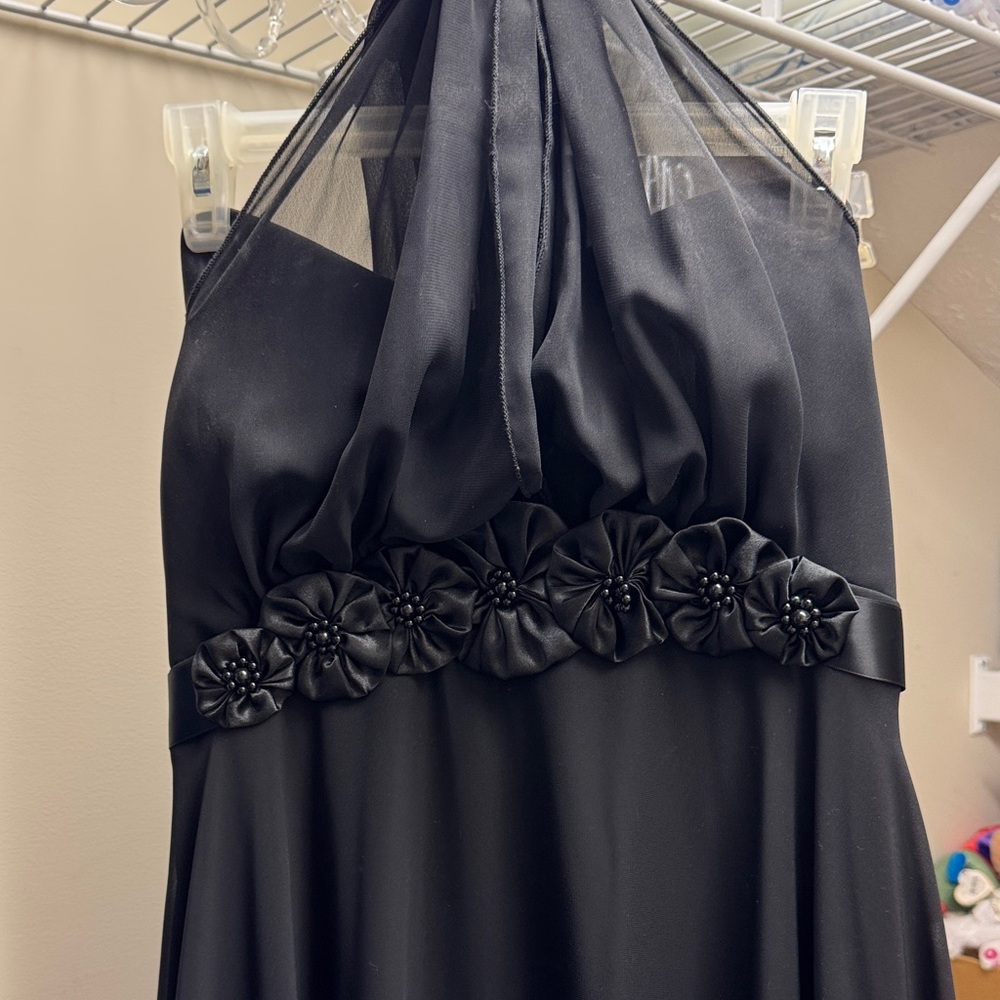 Connected Apparel Elegant Black Garment